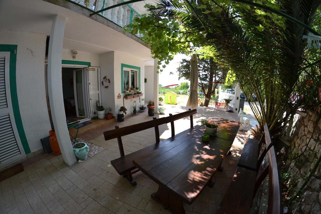 Apartmani Jenny I Tania Lopar Exteriér fotografie