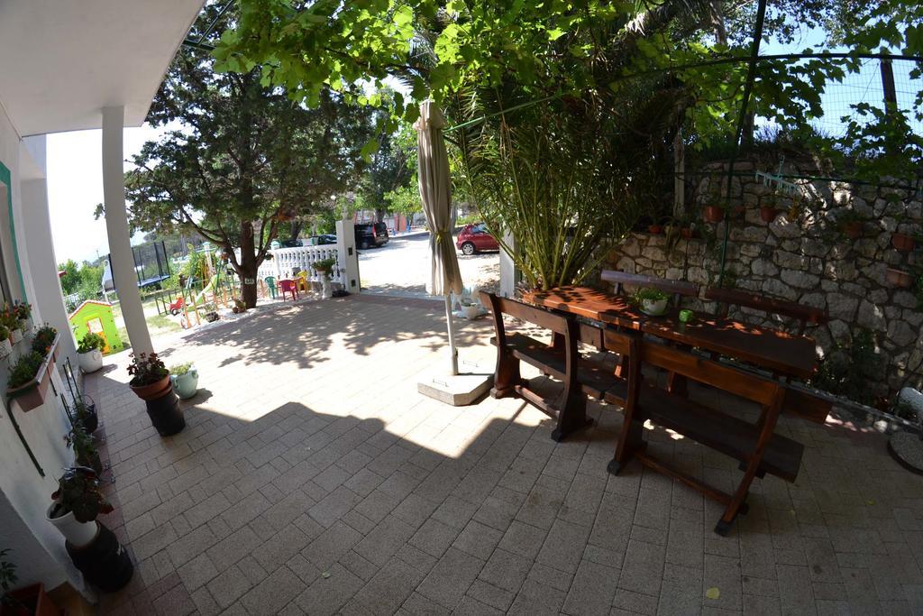Apartmani Jenny I Tania Lopar Exteriér fotografie